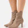 Anna Field High Heel Stiefelette - Taupe 1 Anna Field High Heel Stiefelette - Taupe -Anna Field 6a0c670a6ddd4b1a800dc2ddc78681fe