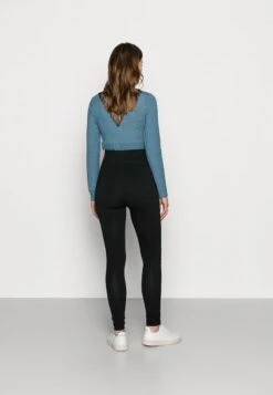 7/8 LENGTH MATERNITY LEGGINGS 2 PACK - Leggings - Hosen - Black 10 7/8 LENGTH MATERNITY LEGGINGS 2 PACK - Leggings - Hosen - Black -Anna Field dfc5efad8f344410a1fcd90d3a24ba61