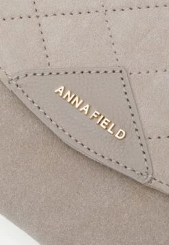 Anna Field LEATHER - Clutch - Taupe 12 Anna Field LEATHER - Clutch - Taupe -Anna Field eeb17827a5b340eebb4d77e0eb4c037e