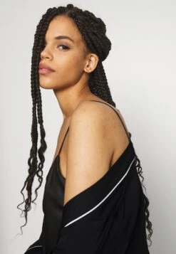 Anna Field AMANDA SATIN DRESSING GOWN - Bademantel - Black -Anna Field eed1478cfddd45b9a2232895a3abc79a